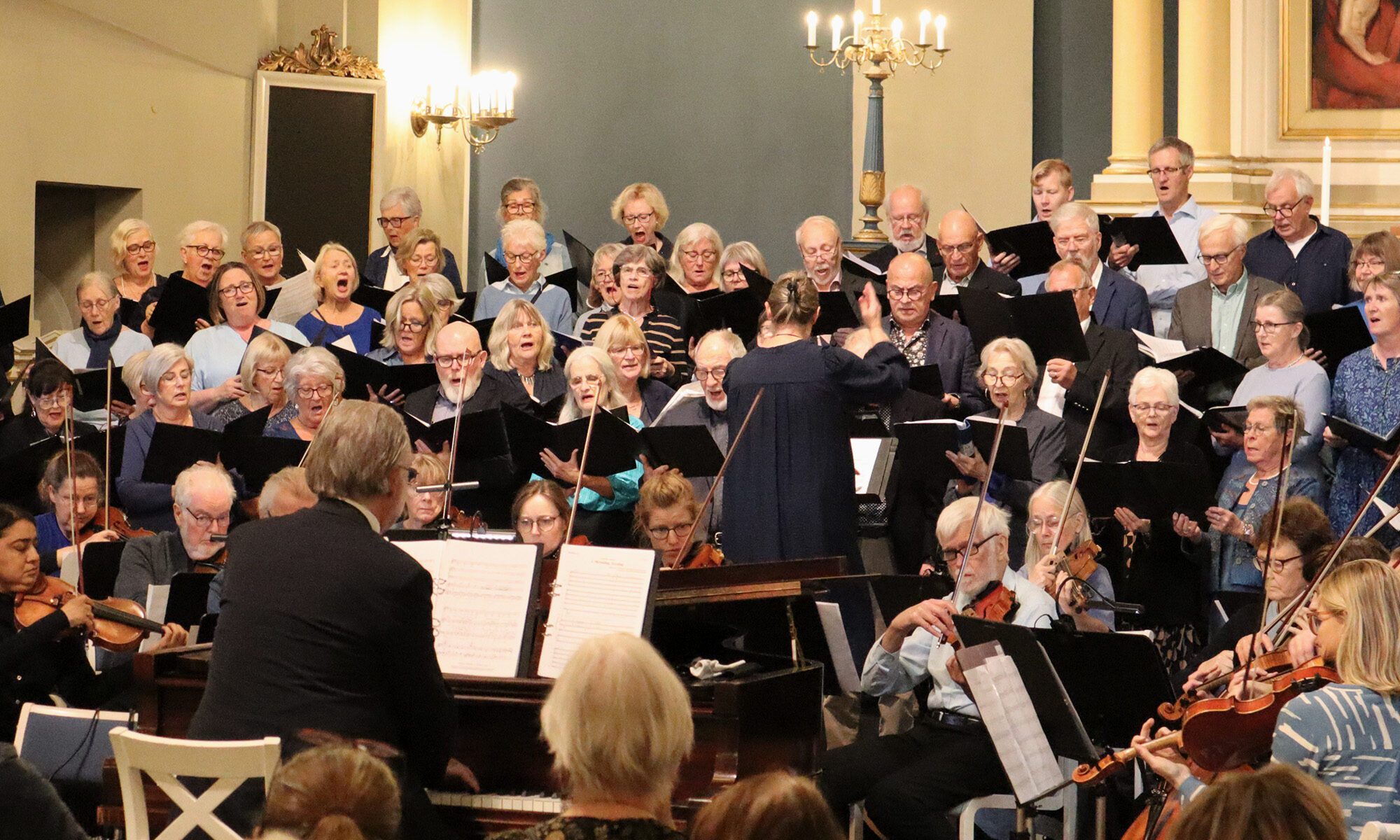 Partille Kammarorkester och kyrkokörer under konsert "Skymning Gryning" i Landskrona