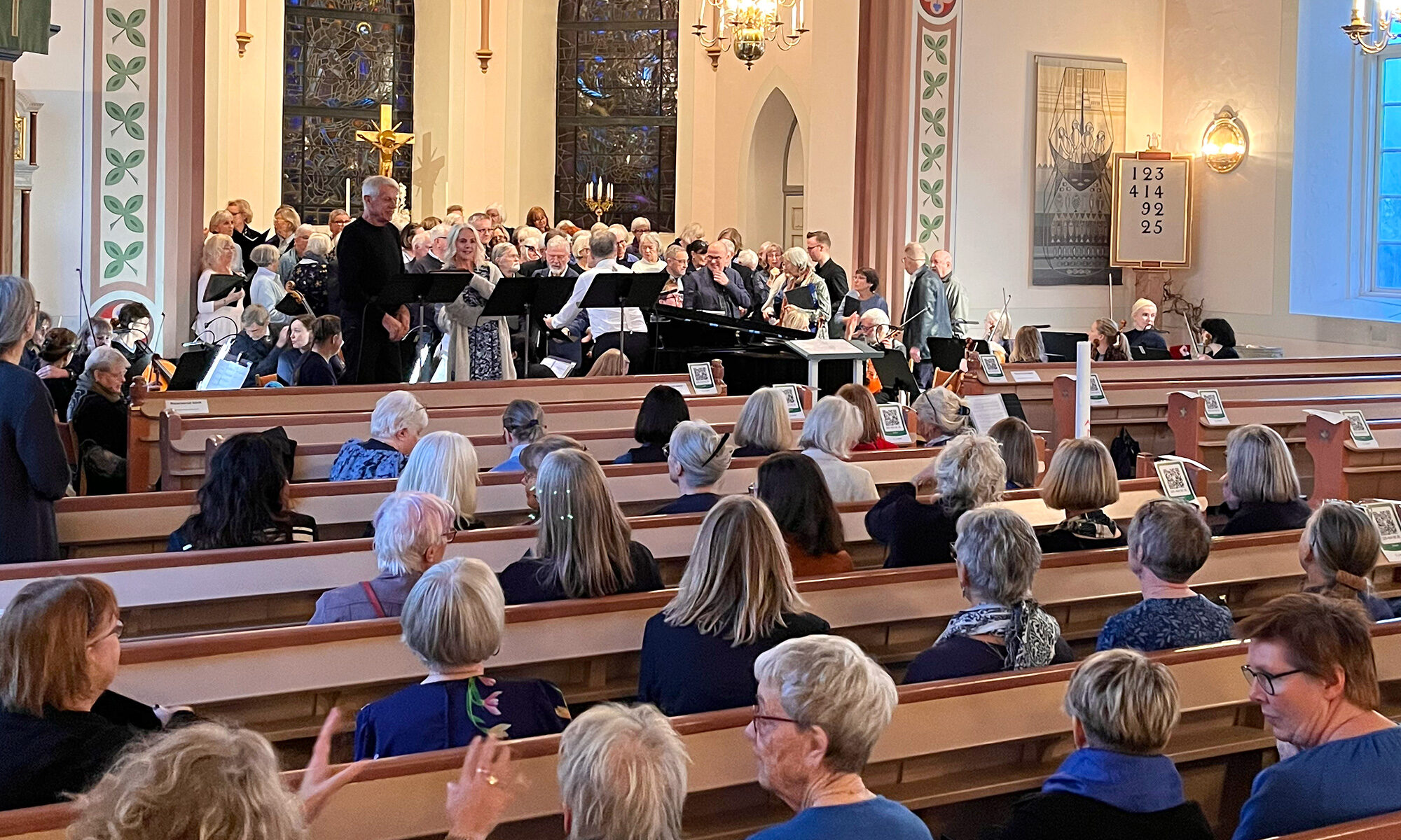 Partille Kammarorkester och kyrkokör sperlar Skymning Gryning i Öckerö Kyrka